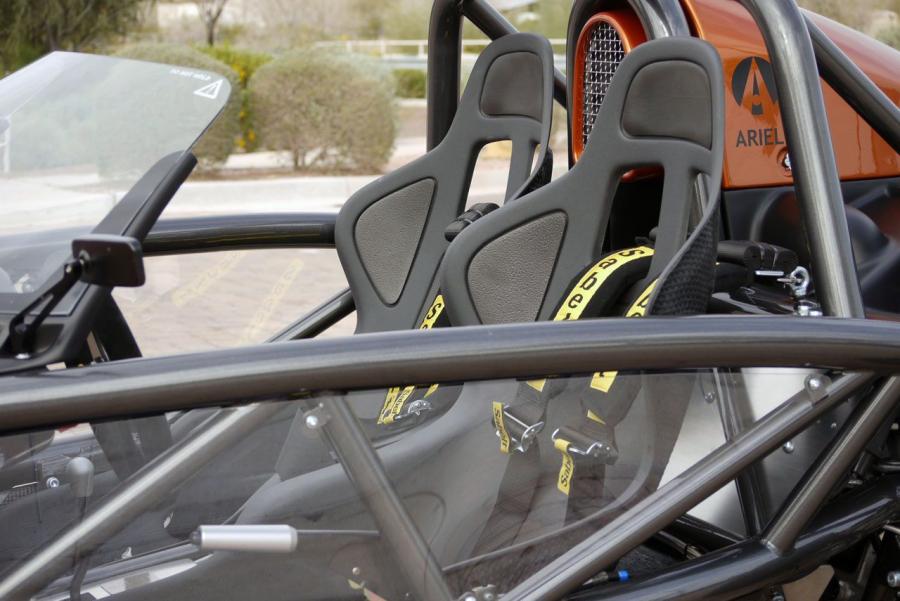 Интерьер Ariel Atom 3 2010 года  (NA) (фото 11 из 31)
